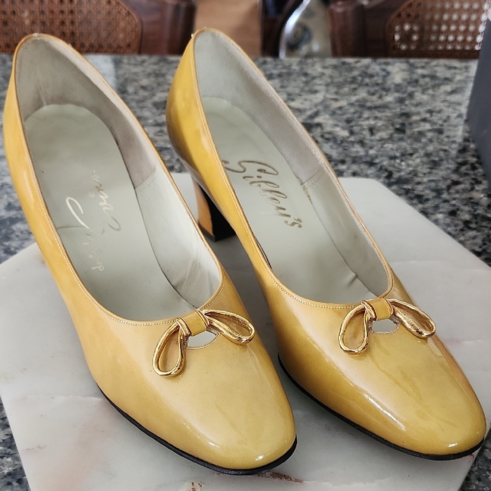 Vintage Sibley's Designed By Evins Mustard Yellow Heels